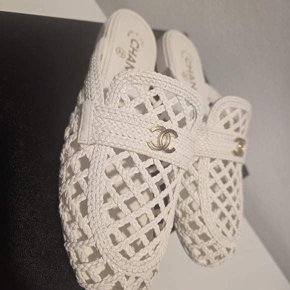 Chanel White Mules 2026  NEW - Picture 8 of 15